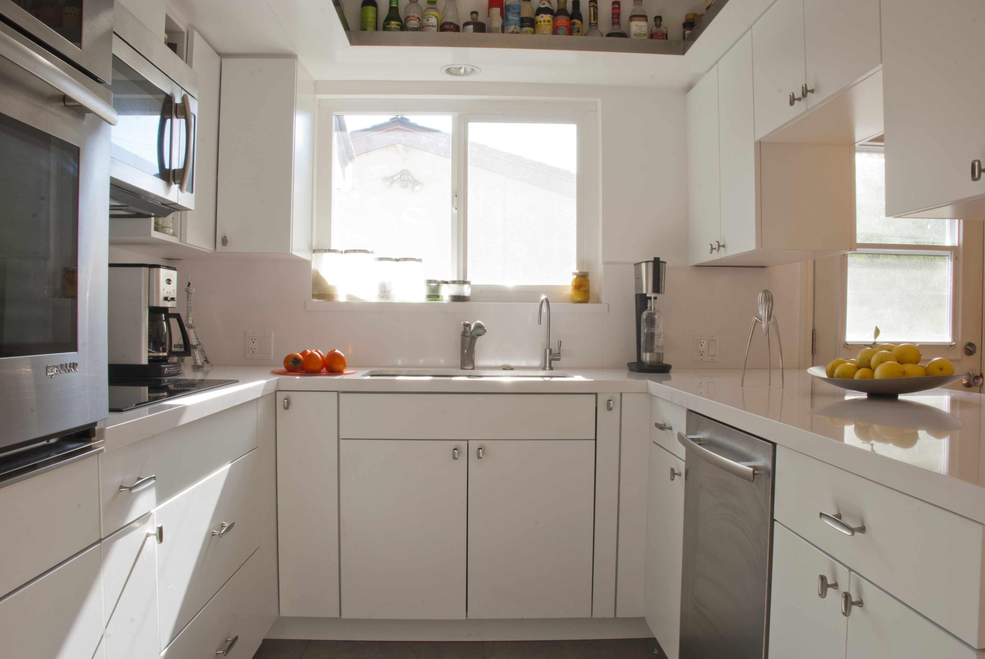 White Kitchen Cabinets With Quartz Countertops Quicuacom